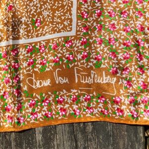 Diane Von Furstenberg Vintage Silk Scarf 22.5” square